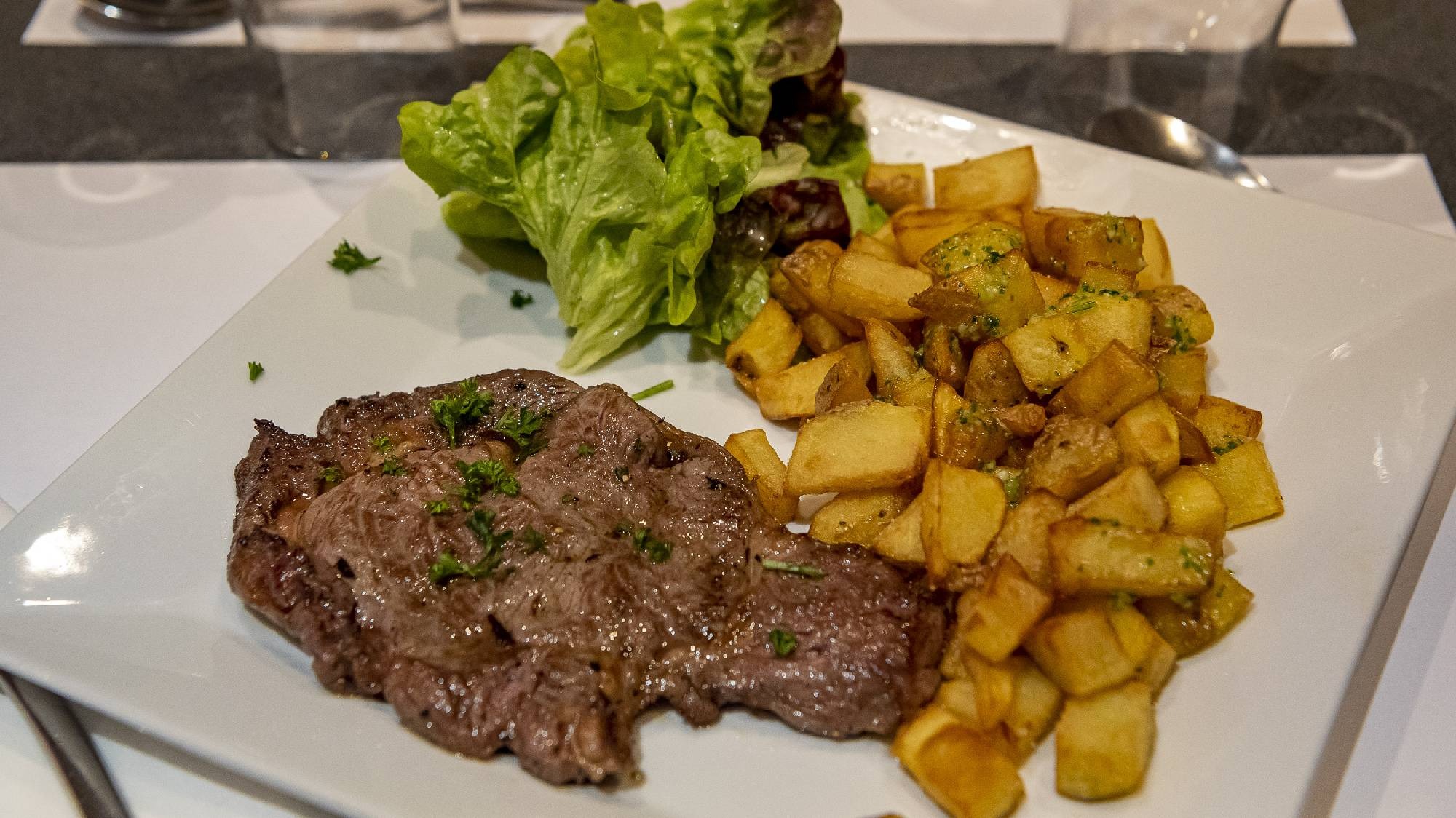 Cuisine française généreuse - Restaurant La Patrie