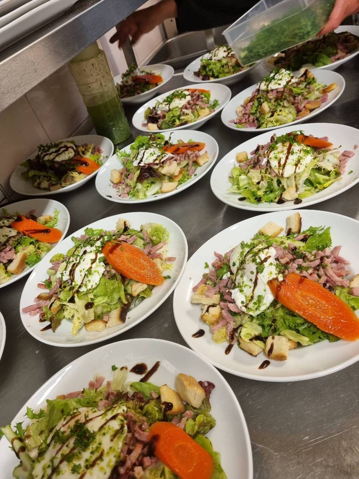 Plat maison à emporter de la brasserie La Patrie à Lyon 6